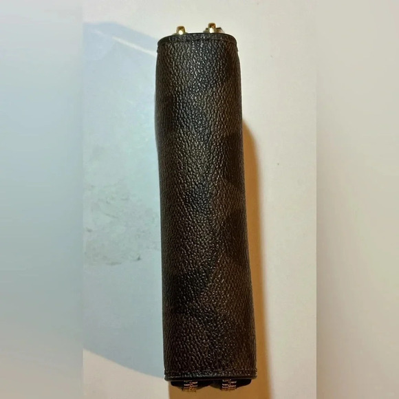 A Coach zip around mini sig. canvas wallet. - Picture 3 of 9